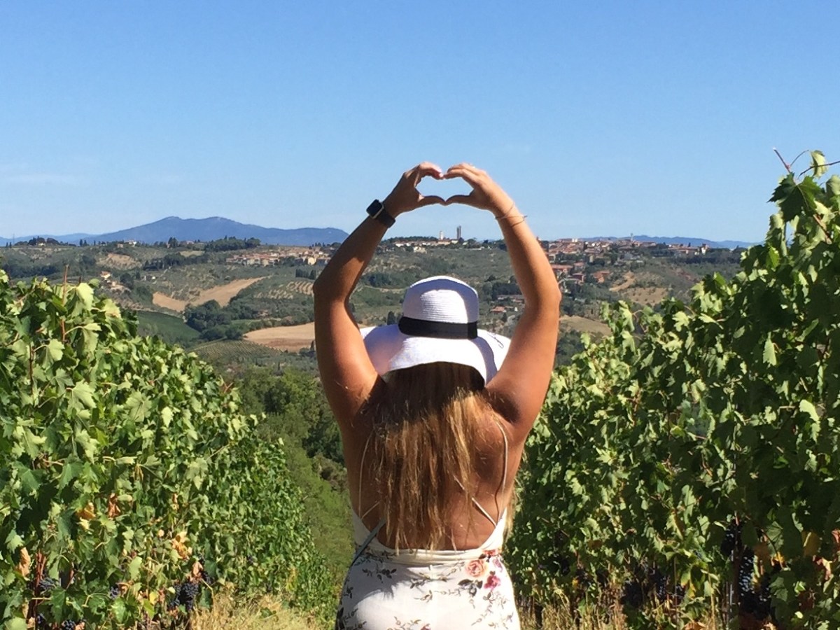 TUSCANY WINE TOUR: SIP, TASTE, AND EXPLORE CHIANTI IN A DAY